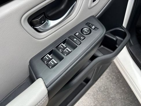 Used 2023 Honda Pilot EX-L image 11