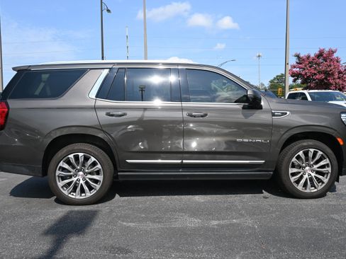 Used 2021 GMC Yukon Denali w/ Denali Ultimate Package AWD/4WD image 12