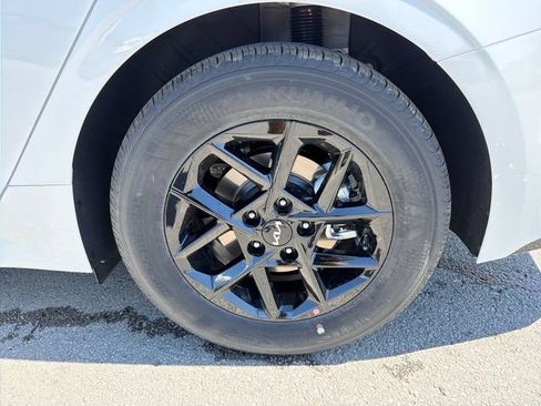 New 2026 Kia K5 LXS FWD image 25