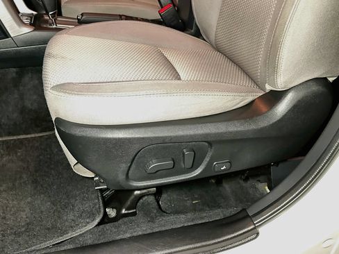 Used 2018 Subaru Forester 2.5i Premium AWD/4WD image 16