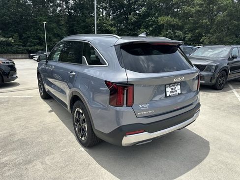 Used 2025 Kia Sorento S w/ Panoramic Sunroof Package FWD image 8
