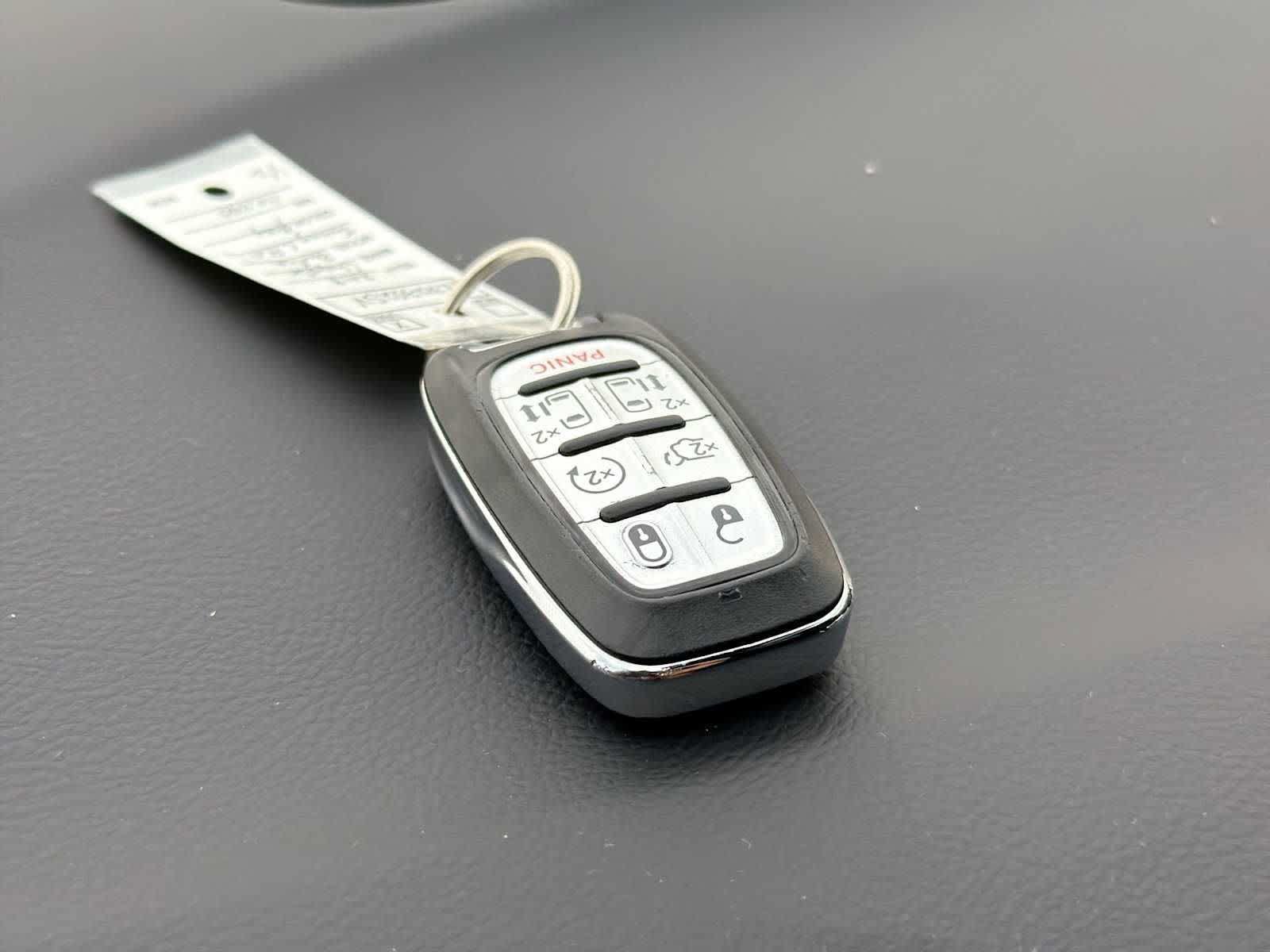 Used 2018 Chrysler Pacifica Touring-L Plus FWD image 30