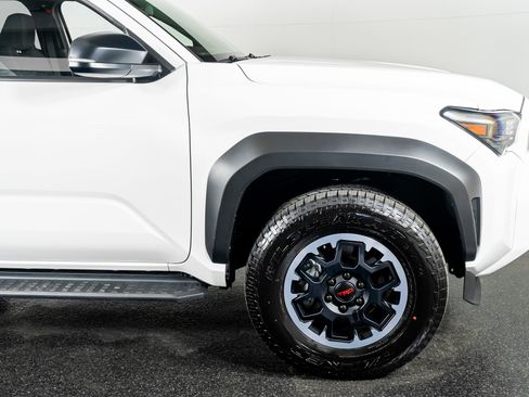 Used 2025 Toyota 4Runner TRD Off-Road image 5