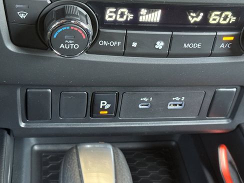 Used 2025 Nissan Frontier PRO-4X AWD/4WD image 29
