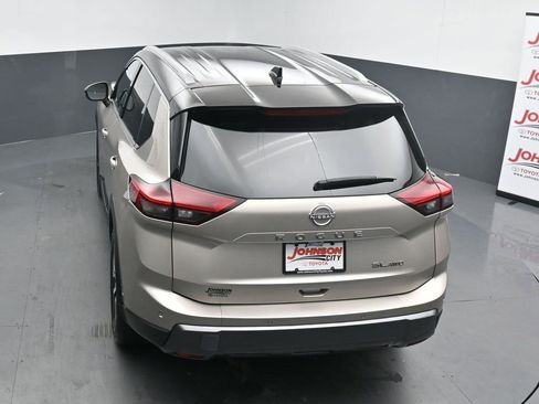 Used 2024 Nissan Rogue SL AWD/4WD image 35