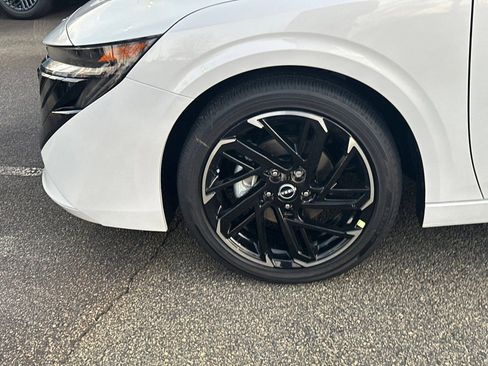 New 2026 Nissan Sentra SR w/ SR Premium Package FWD image 11