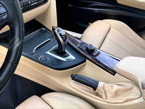 Used 2017 BMW 330i Sedan RWD image 14