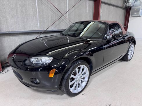 Used 2006 MAZDA MX-5 Miata Grand Touring RWD image 15