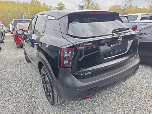 Used 2025 Nissan Kicks SV image 4