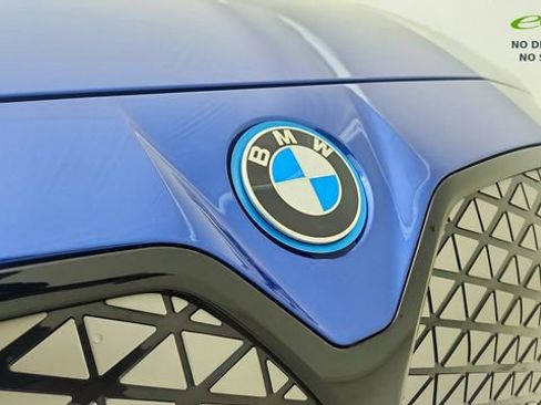 Used 2025 BMW i4 eDrive40 w/ M Sport Package RWD image 16