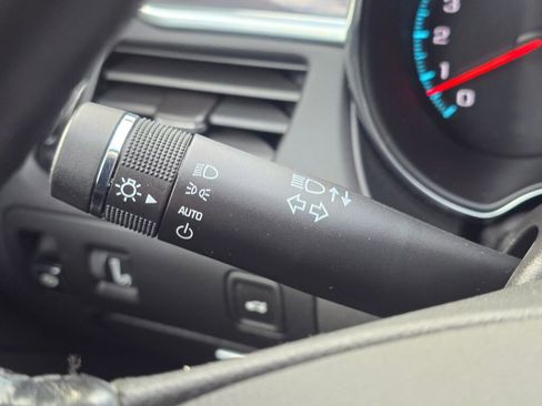 Used 2017 Chevrolet Impala LT image 31