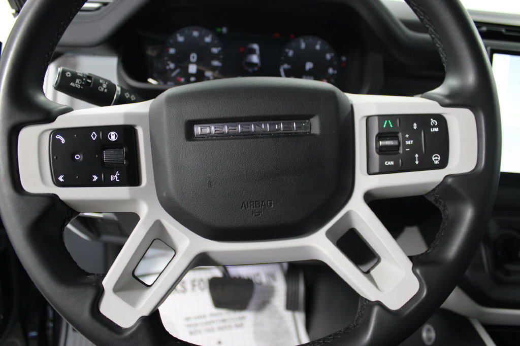 Used 2025 Land Rover Defender 110 S AWD/4WD image 31