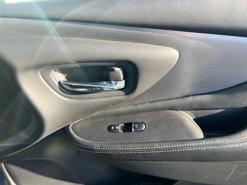 Used 2019 Nissan Murano Platinum image 11