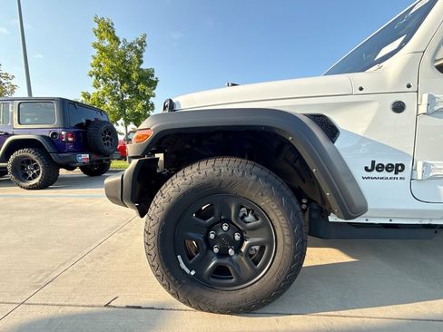 Used 2022 Jeep Wrangler Sport AWD/4WD image 19