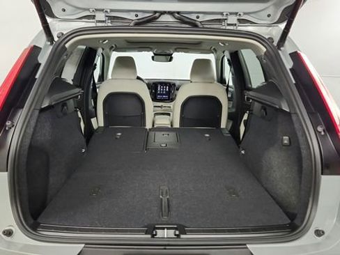 Certified 2026 Volvo XC40 B5 Plus w/ Protection Package Premier AWD/4WD image 55