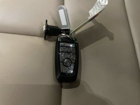 Used 2023 Lincoln Corsair AWD image 28