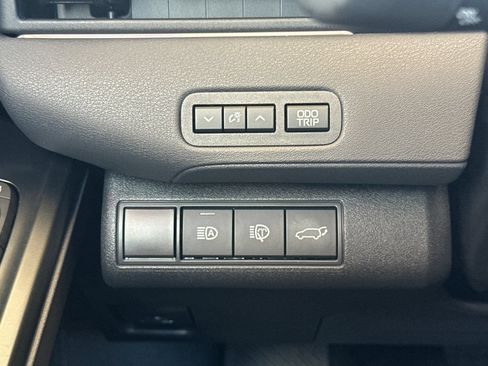 Certified 2026 Toyota bZ FWD image 31
