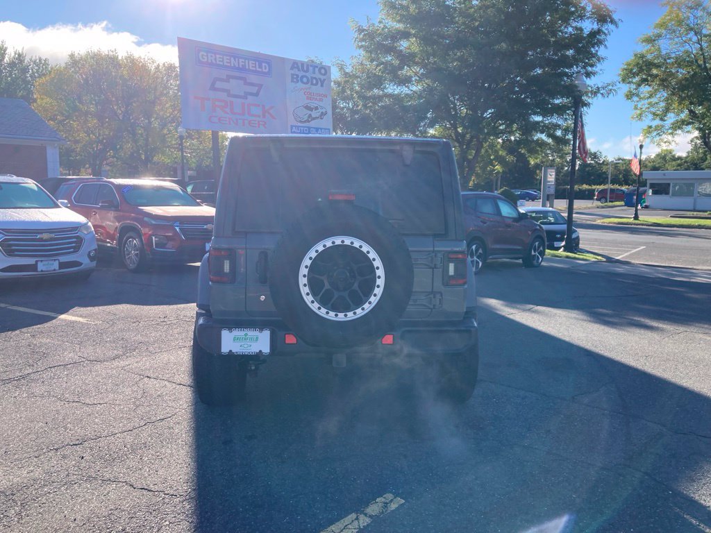Used 2018 Jeep Wrangler Unlimited Sahara AWD/4WD image 31