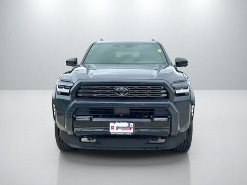 Used 2025 Toyota 4Runner Platinum AWD/4WD image 2