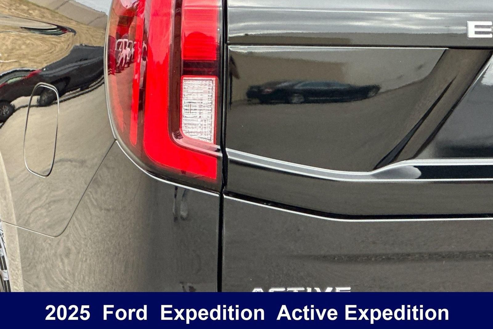 Used 2025 Ford Expedition Active AWD/4WD image 42