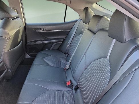 Used 2024 Toyota Camry SE image 10