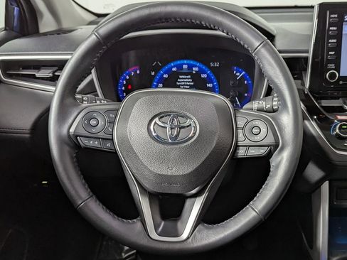 Certified 2022 Toyota Corolla Cross XLE image 35