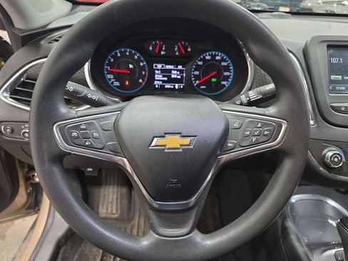 Used 2018 Chevrolet Malibu LT w/ LPO, Convenience Package 2 FWD image 13