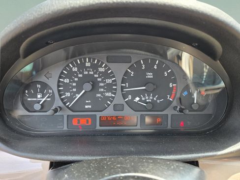Used 2000 BMW 323i Sedan RWD image 16