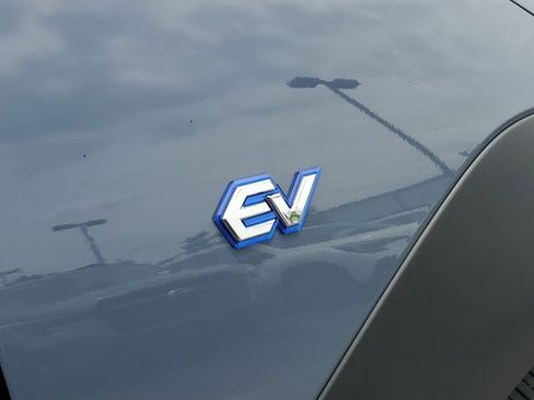 Certified 2023 Subaru Solterra AWD image 7
