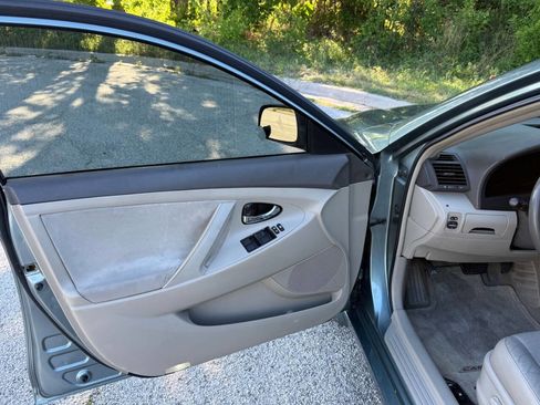 Used 2007 Toyota Camry XLE image 9