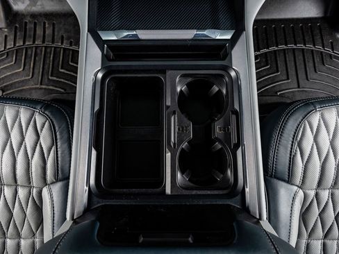 Used 2024 Ford F450 Limited image 27