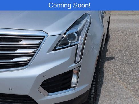 Used 2018 Cadillac XT5 Luxury w/ Driver Awareness Package FWD image 10