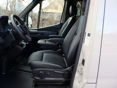 Used 2024 Mercedes-Benz Sprinter 2500 image 25
