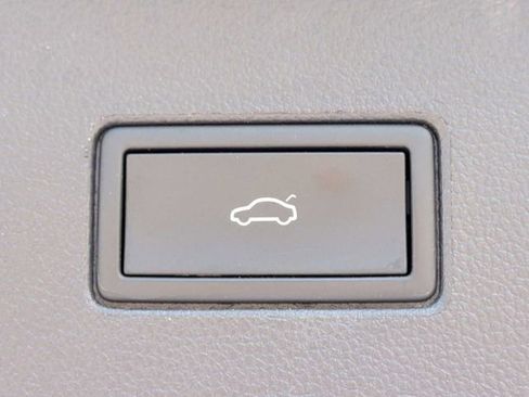 Certified 2023 Volkswagen Atlas SE AWD/4WD image 12
