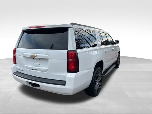 Used 2019 Chevrolet Suburban LT image 5
