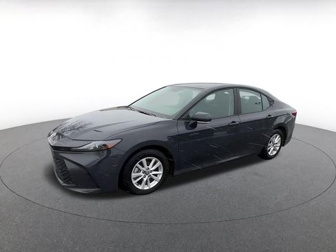 Used 2025 Toyota Camry LE image 8