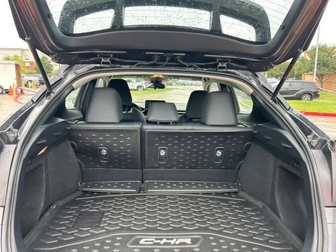 Used 2021 Toyota C-HR Limited FWD image 8