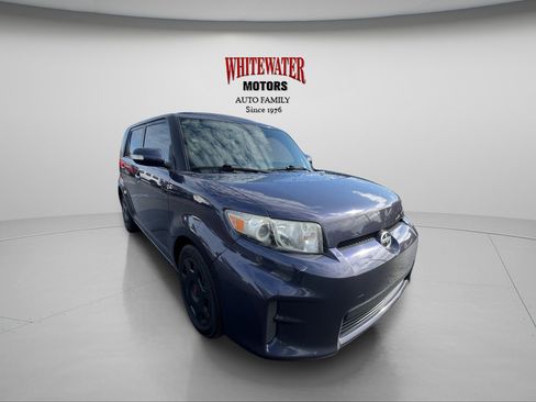 Used 2012 Scion xB FWD image 8