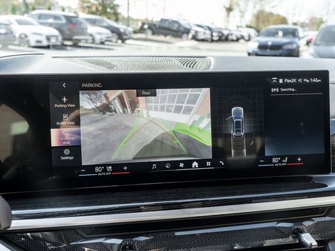 Used 2024 BMW X7 xDrive40i w/ M Sport Package image 9