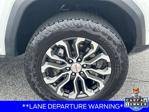 Used 2024 GMC Canyon Denali AWD/4WD image 12