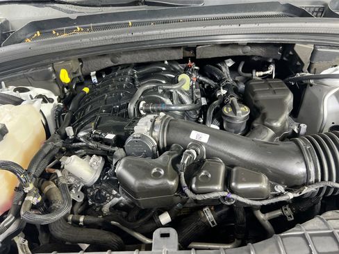 Used 2023 Jeep Grand Cherokee L Laredo image 30