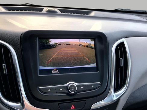 Used 2020 Chevrolet Equinox LS AWD/4WD image 29
