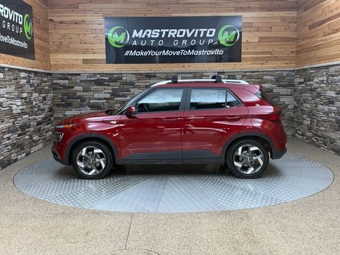 Used 2024 Hyundai Venue Limited image 6