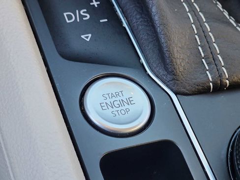 Used 2022 Volkswagen Atlas SE image 22