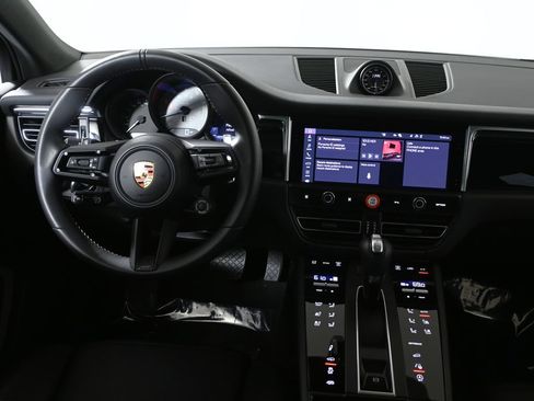 Used 2026 Porsche Macan S AWD/4WD image 17