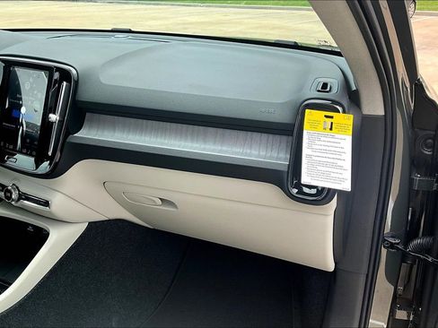 New 2026 Volvo XC40 B5 Plus w/ Protection Package Premier image 18