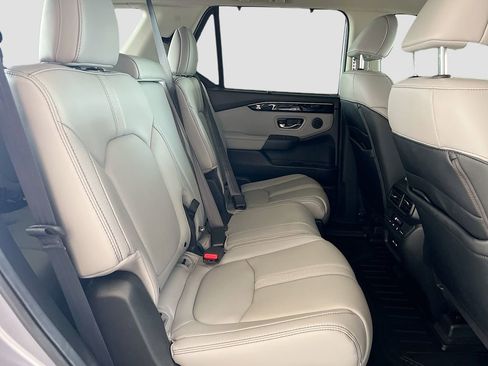 Used 2025 Honda Pilot Touring image 31