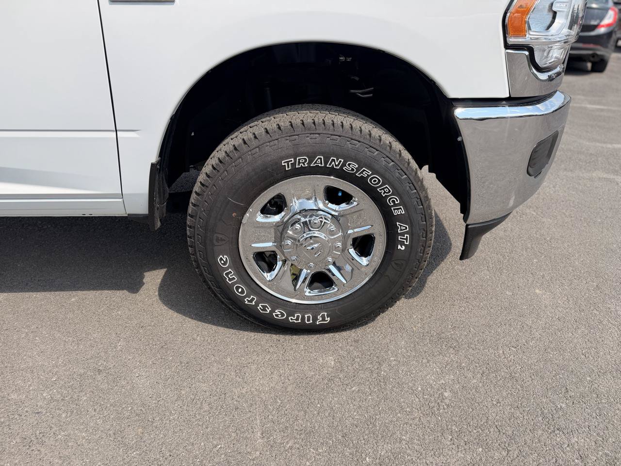 Used 2024 RAM 3500 Tradesman w/ Chrome Appearance Group AWD/4WD image 21