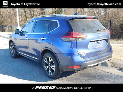 Used 2018 Nissan Rogue SL image 3