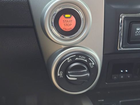 Used 2021 Nissan Titan SV w/ SV Convenience Package AWD/4WD image 36